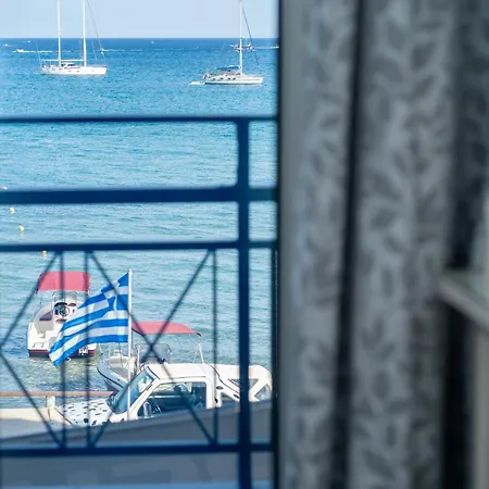 George Beachfront Apartament *